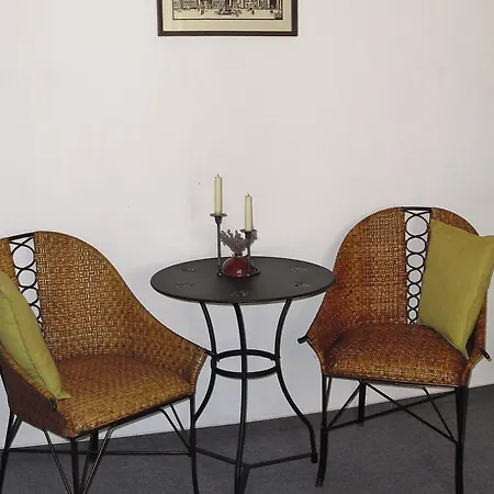 בית הארחה Reuss - Garni 3*