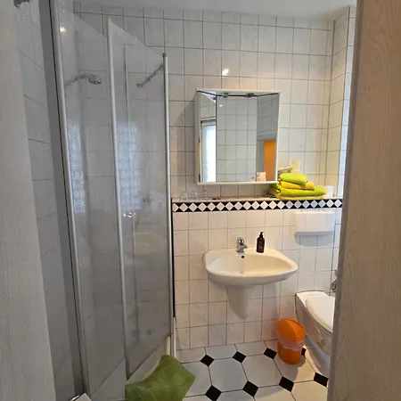 בית הארחה Reuss - Garni