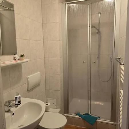 Reuss - Garni 3* إرفورت