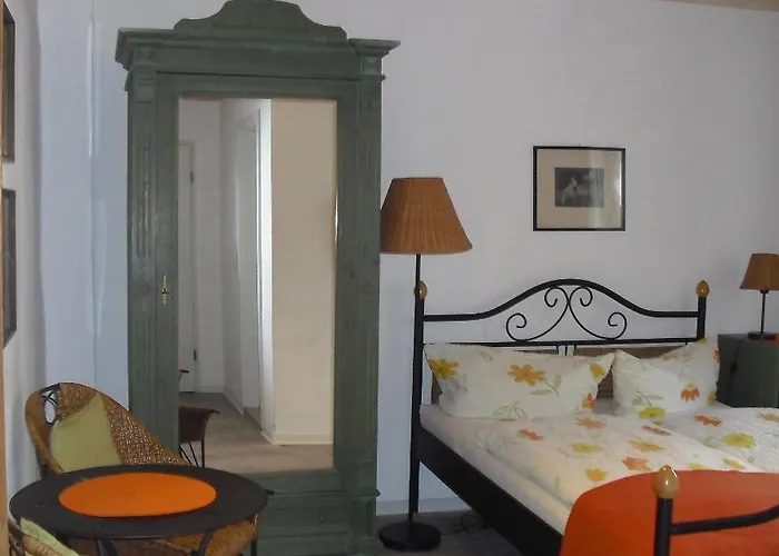 Reuss - Garni Konukevi Erfurt